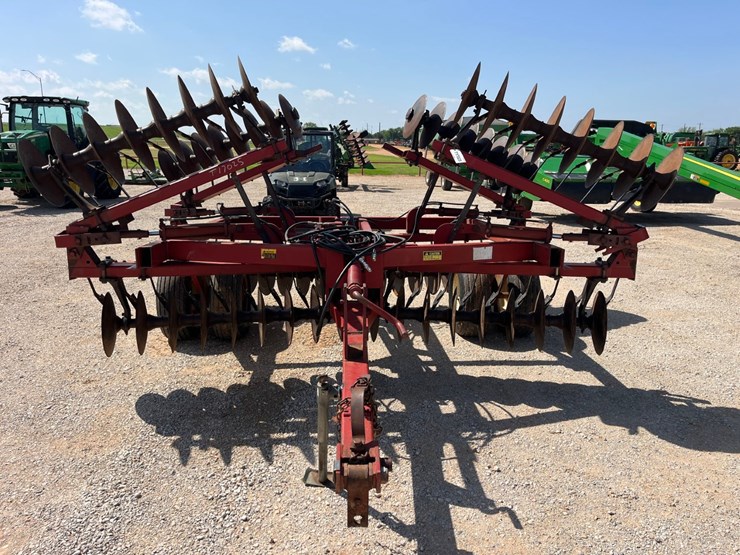 case-ih-3800-image-3