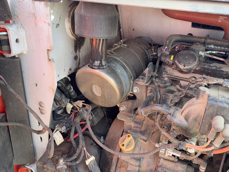 2021-bobcat-s740-image-8