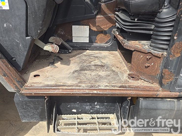 2017-jcb-510-56-image-65