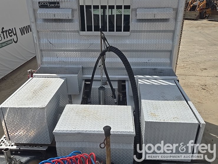 2014-kenworth-t880-image-43