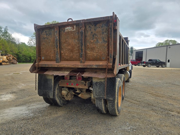 1996-mack-rd690s-image-11