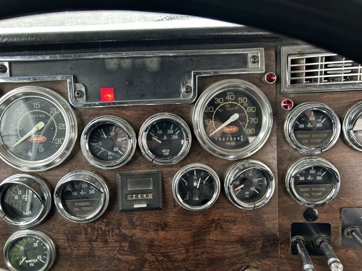 1994-peterbilt-377-image-27
