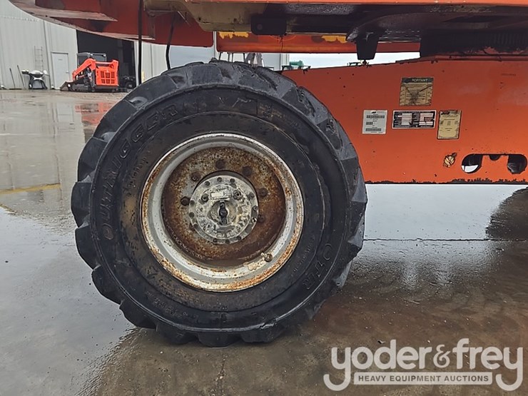 2008-jlg-400s-image-12