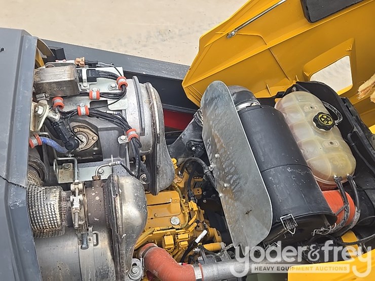 2021-deere-310sl-image-60