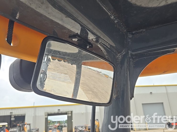 2021-deere-310sl-image-95