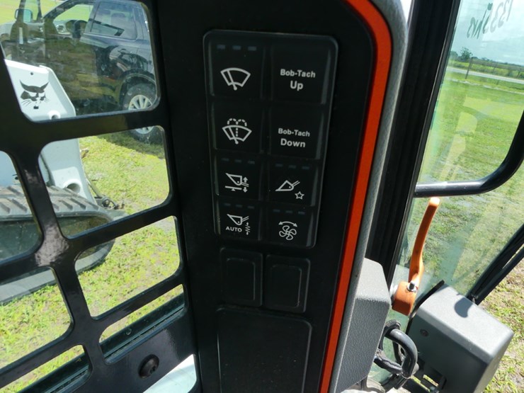 2021-bobcat-t66-image-17