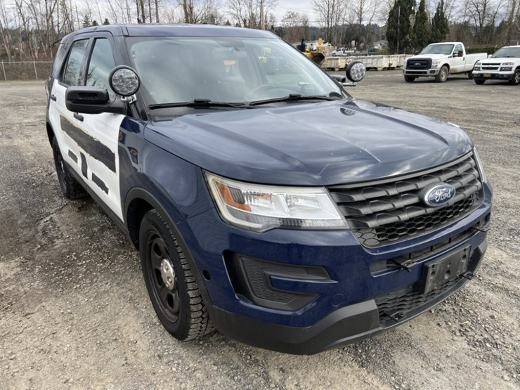 2017-ford-explorer-image-2
