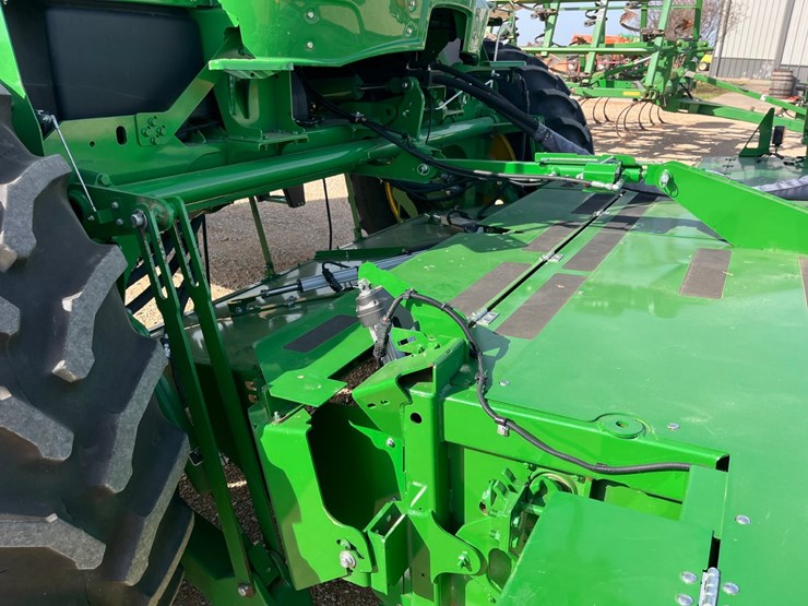 2023-john-deere-w235r-image-12