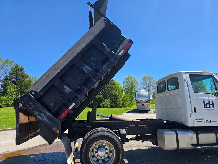 2009-sterling-acterra-image-58