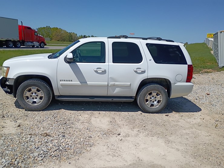 2008-chevrolet-tahoe-image-3