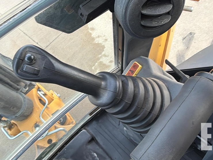 2023-deere-320-p-tier-image-16