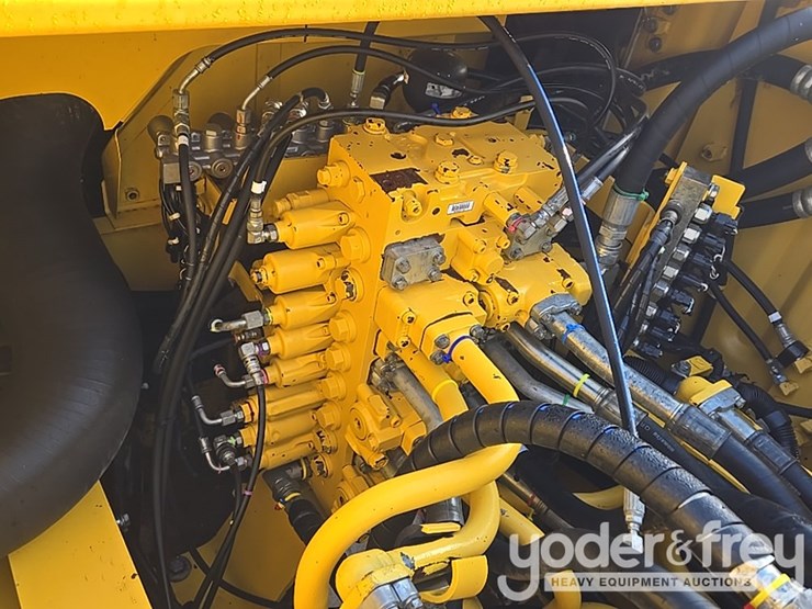 2020-komatsu-pc360-lc-11-image-83