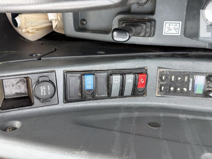 2017-hyundai-robex-60cr-9a-image-13