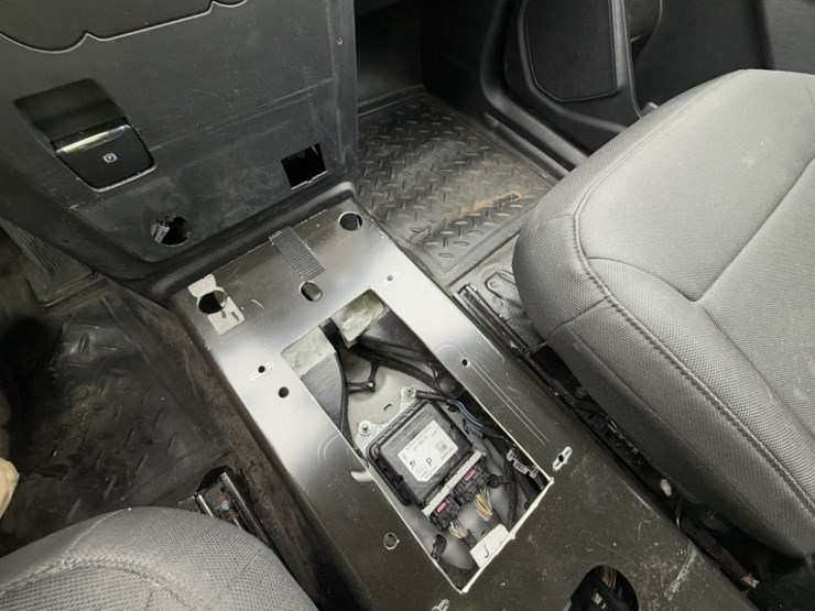 2021-ford-explorer-image-32