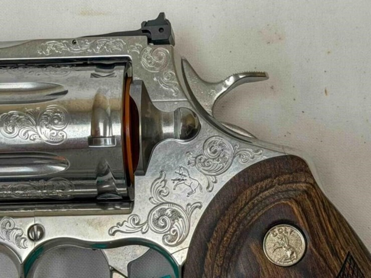 sig-sauer-pistol-image-7