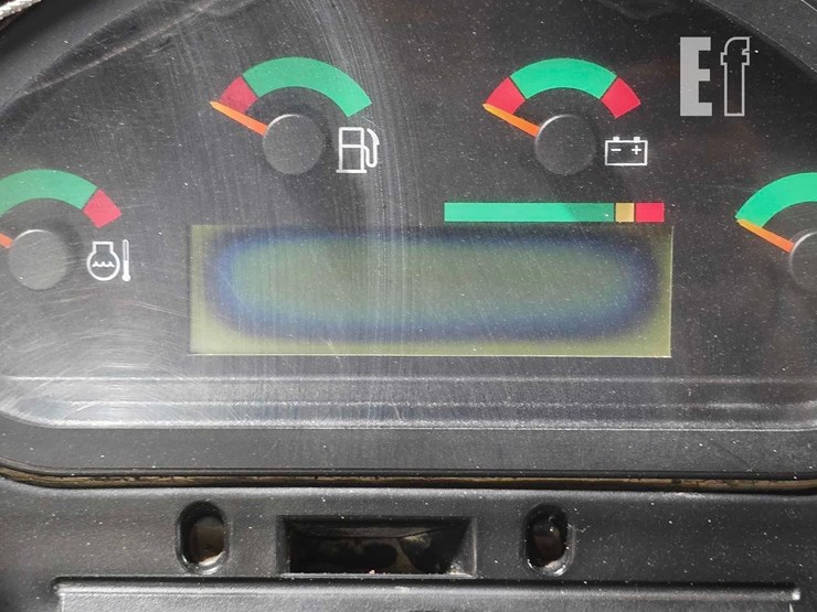 2016-caterpillar-415f2-image-26