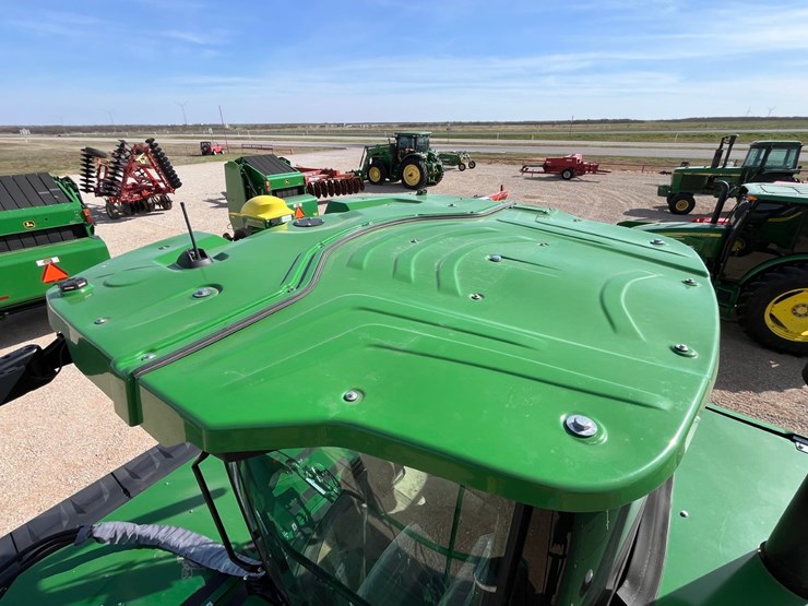 2023-john-deere-w235r-image-41