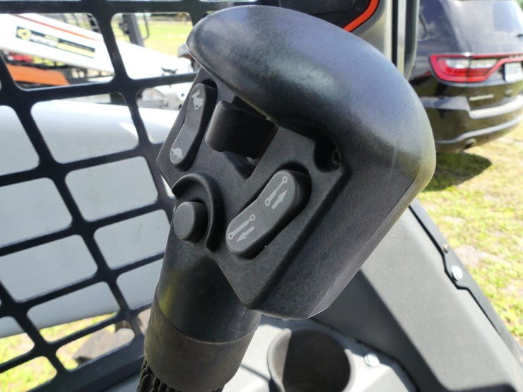 2022-bobcat-s76-image-14