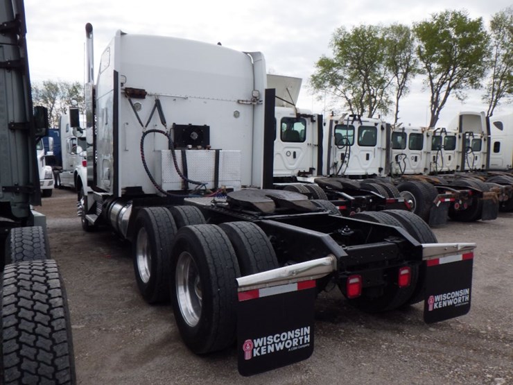 2016-kenworth-t800-image-12