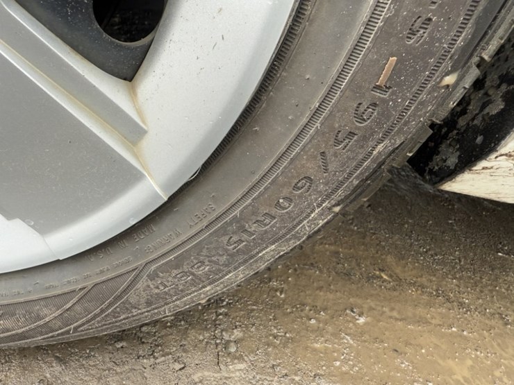 2009-ford-focus-sedan-image-16