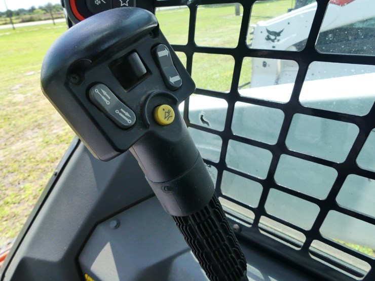 2021-bobcat-t66-image-14