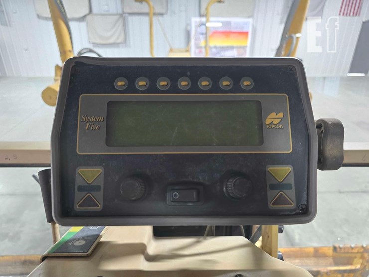 1997-caterpillar-143h-image-19