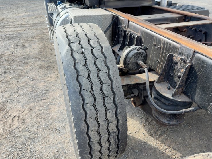 2015-caterpillar-ct660-image-20