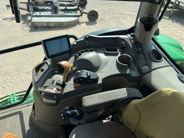 2014-john-deere-6125r-image-19