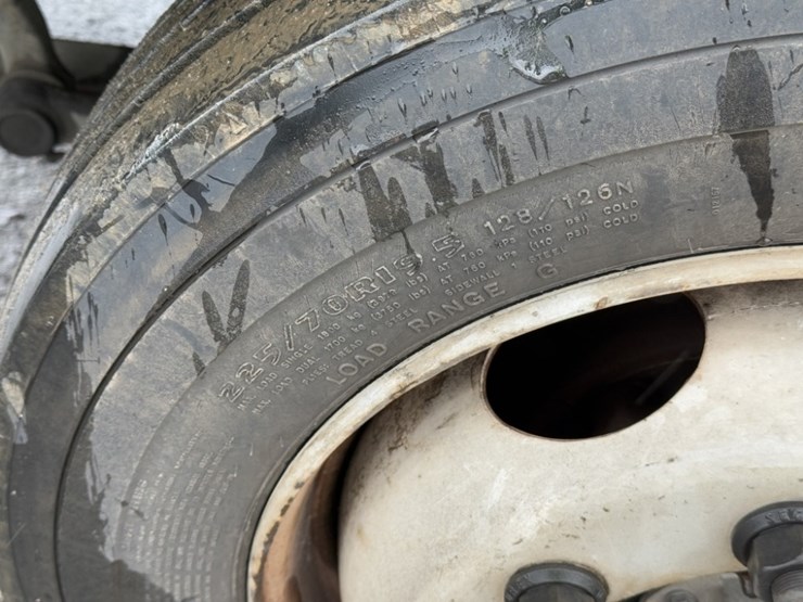 2014-freightliner-mt45-image-14