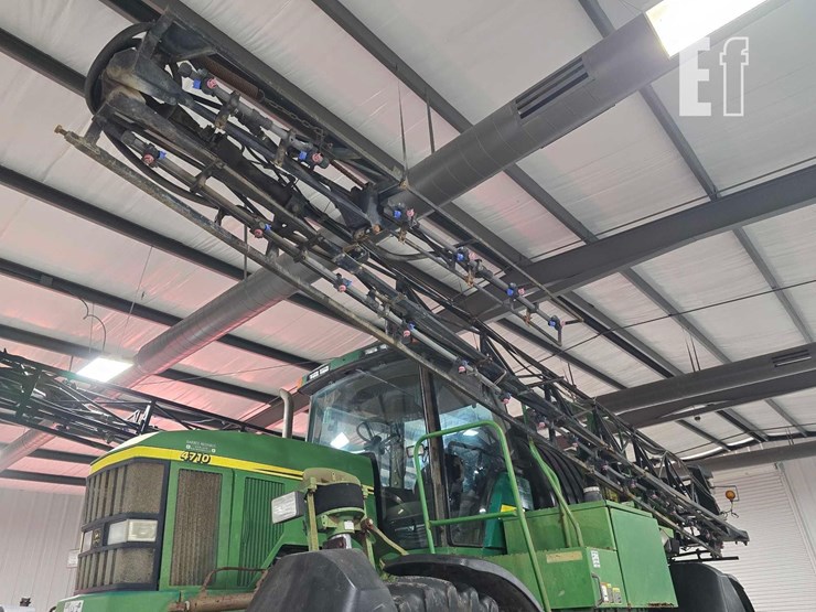 2000-john-deere-4710-image-17