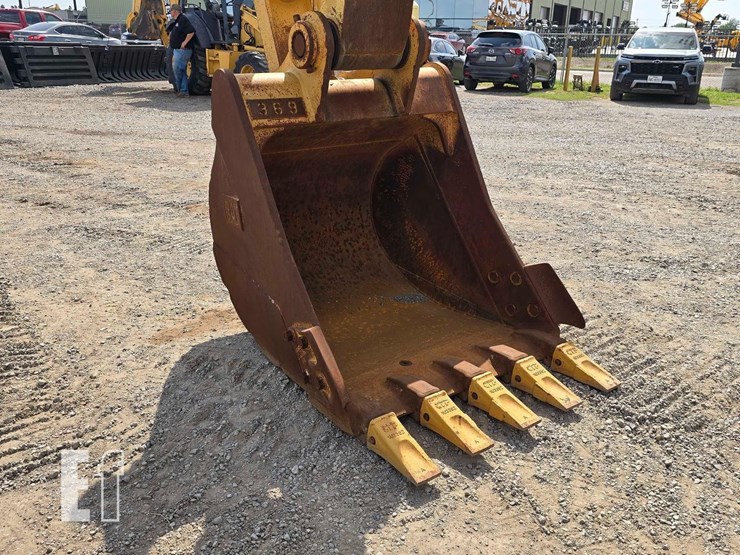 caterpillar-320gc-image-10