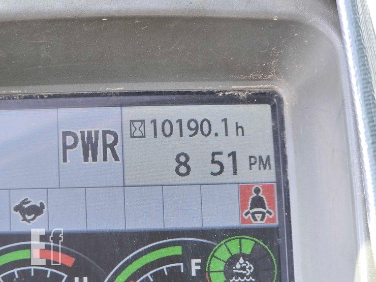 2018-deere-250g-lc-image-22