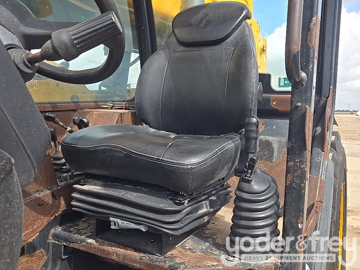 2017-jcb-510-56-image-67
