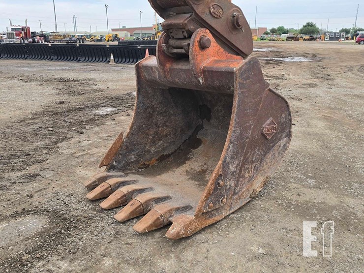 2014-hitachi-zx245us-lc-5n-image-9