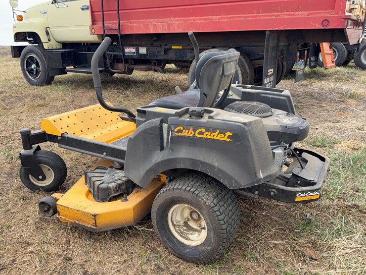 cub-cadet-rztl-zero-turn-mower-image-3