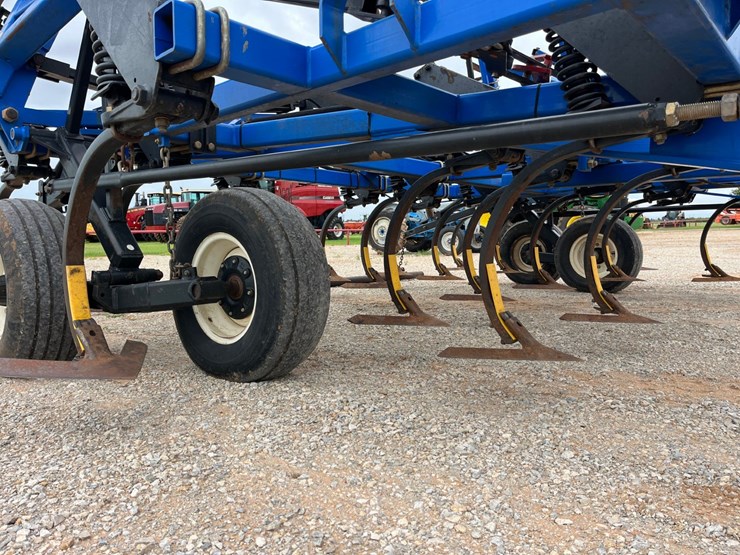 2015-new-holland-st830-image-14