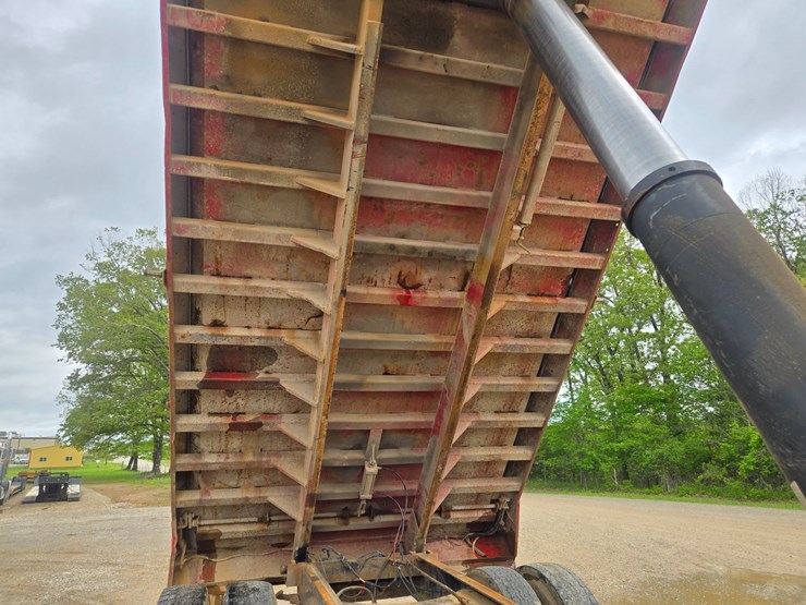 2001-mack-rd688s-image-35