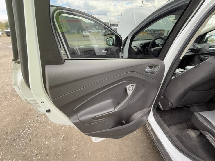 2019-ford-escape-se-image-22