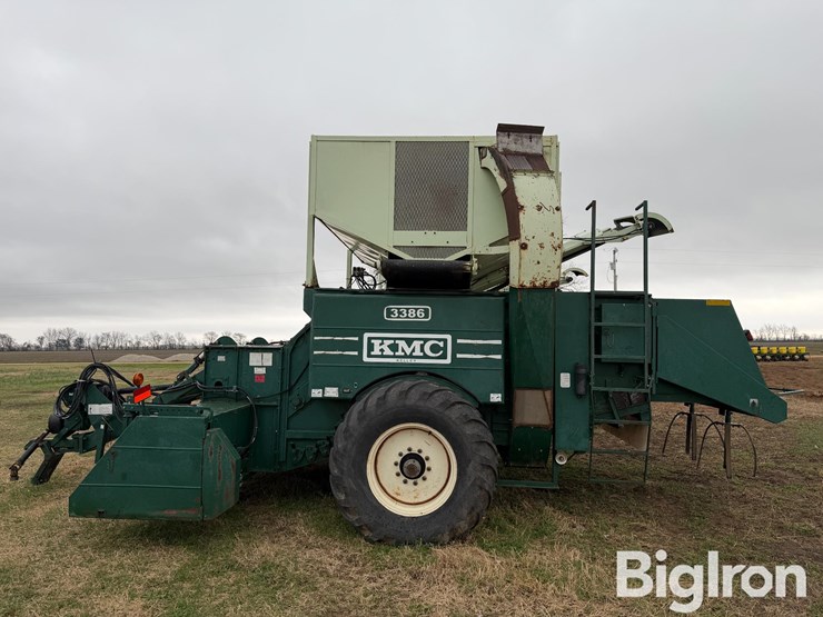 2012-kmc-3386-peanut-combine-image-8