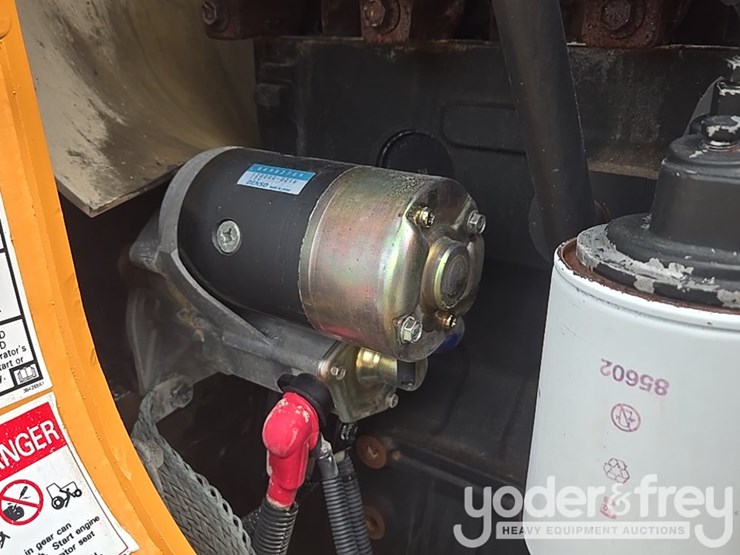 2004-case-580m-image-49