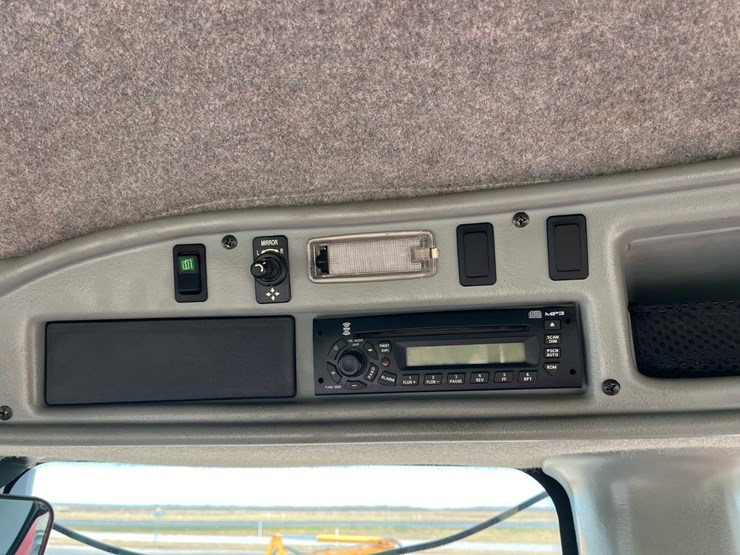 2009-versatile-435-image-34