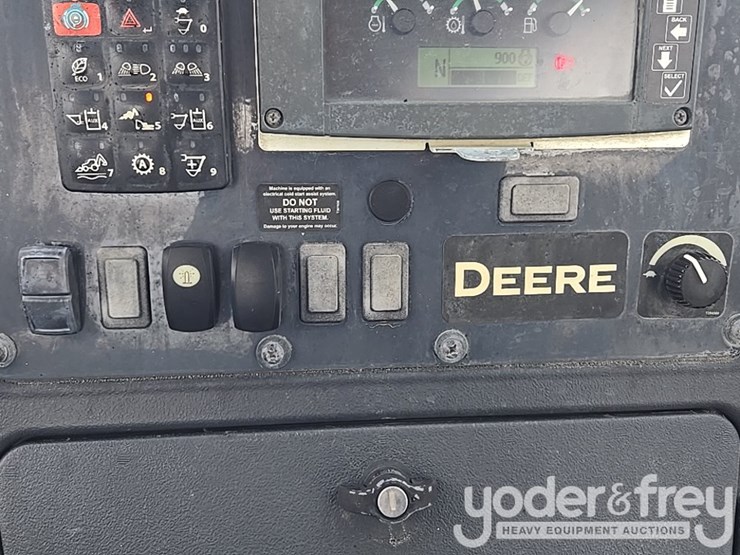 2021-deere-310sl-image-114
