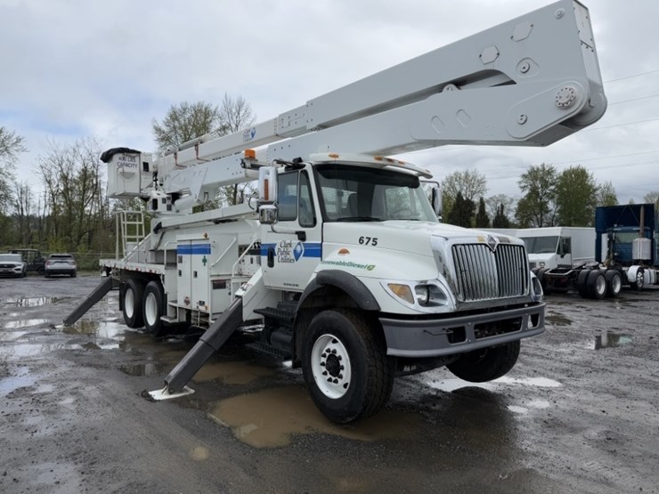 2007-international-7400-image-2