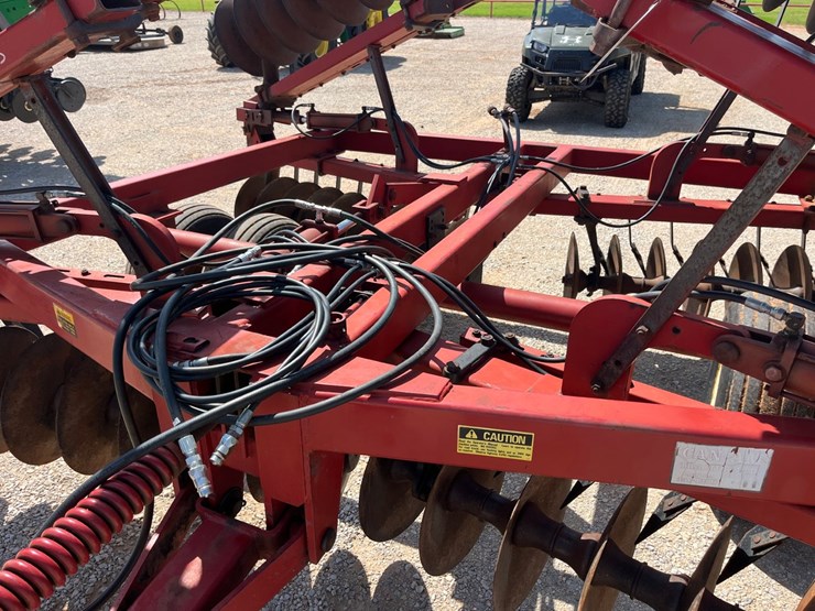 case-ih-3800-image-2