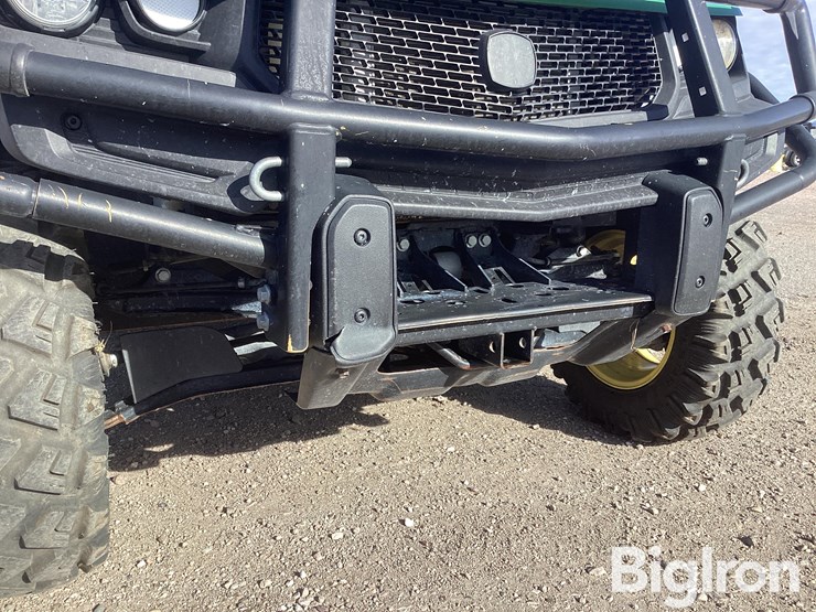 2019-john-deere-gator-image-11