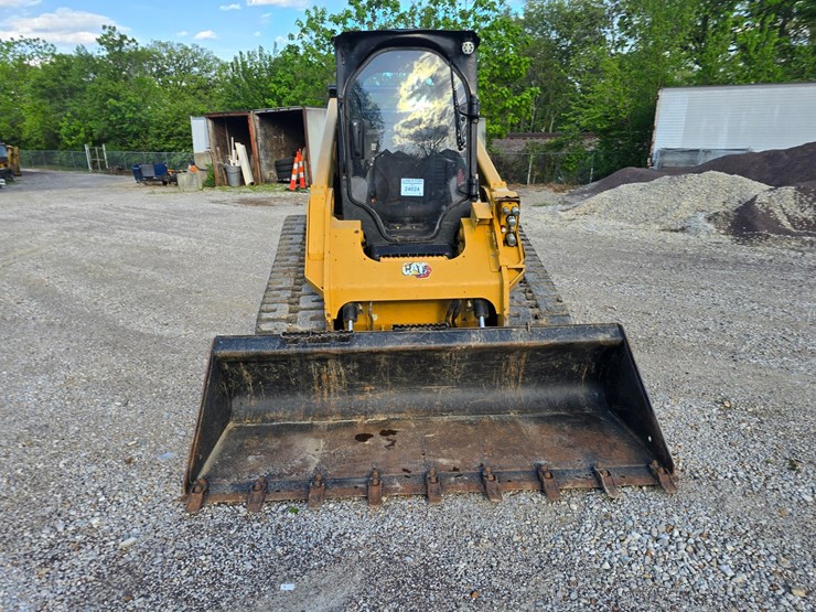 2023-caterpillar-299d3-xe-image-27