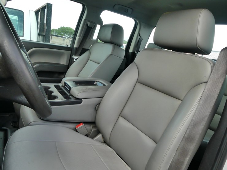 2018-chevrolet-2500hd-image-11