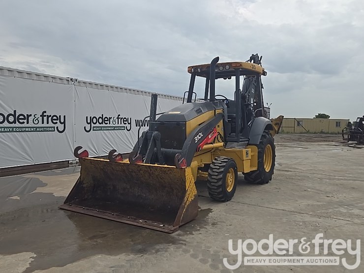 2018-deere-310l-image-1