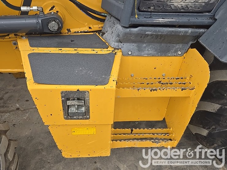 2021-deere-310sl-image-55