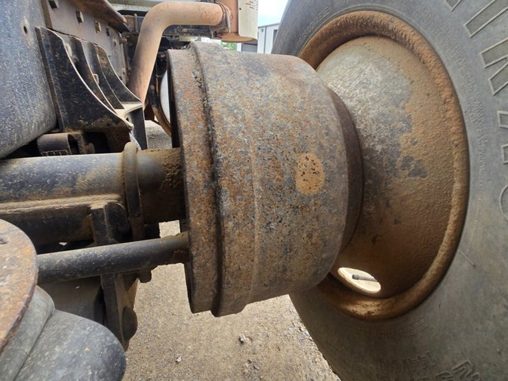 2001-mack-rd688s-image-106